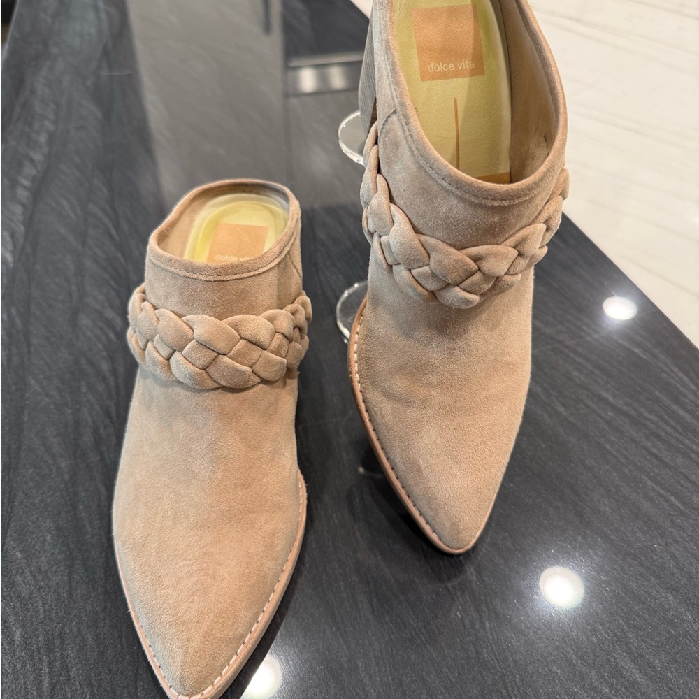 Dolce Vita suede mule. Size 7.5. - Picture 2 of 7